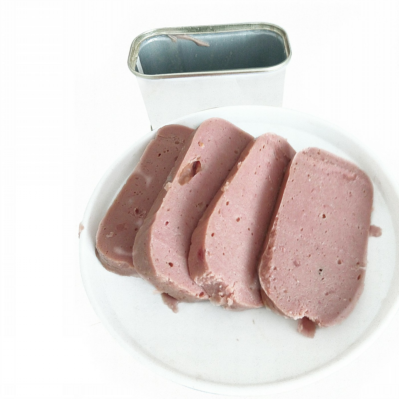 Canned beef luncheon meat